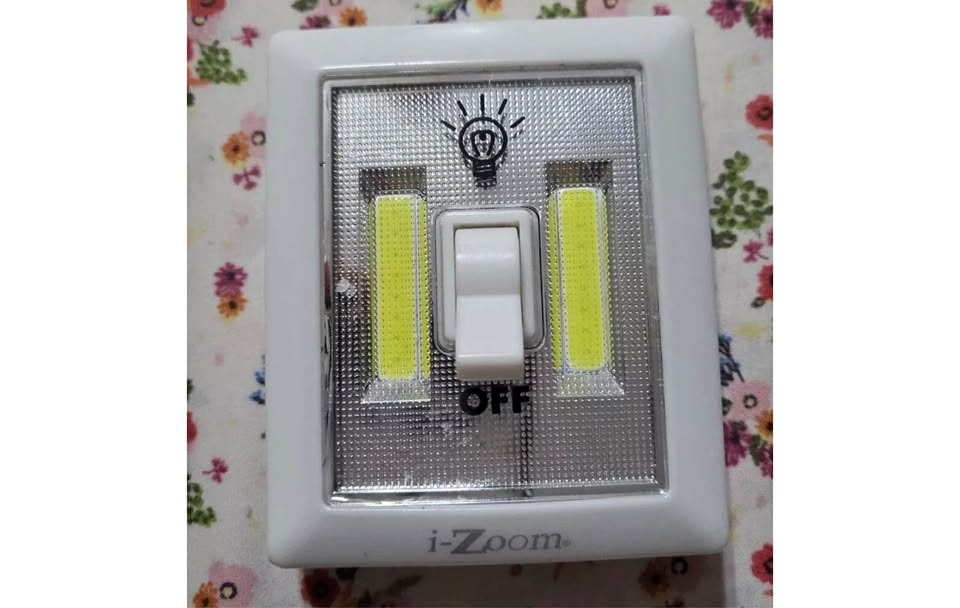 i-Zoom Night Light With Switch 200 Lumens Easy Mounting Night Li