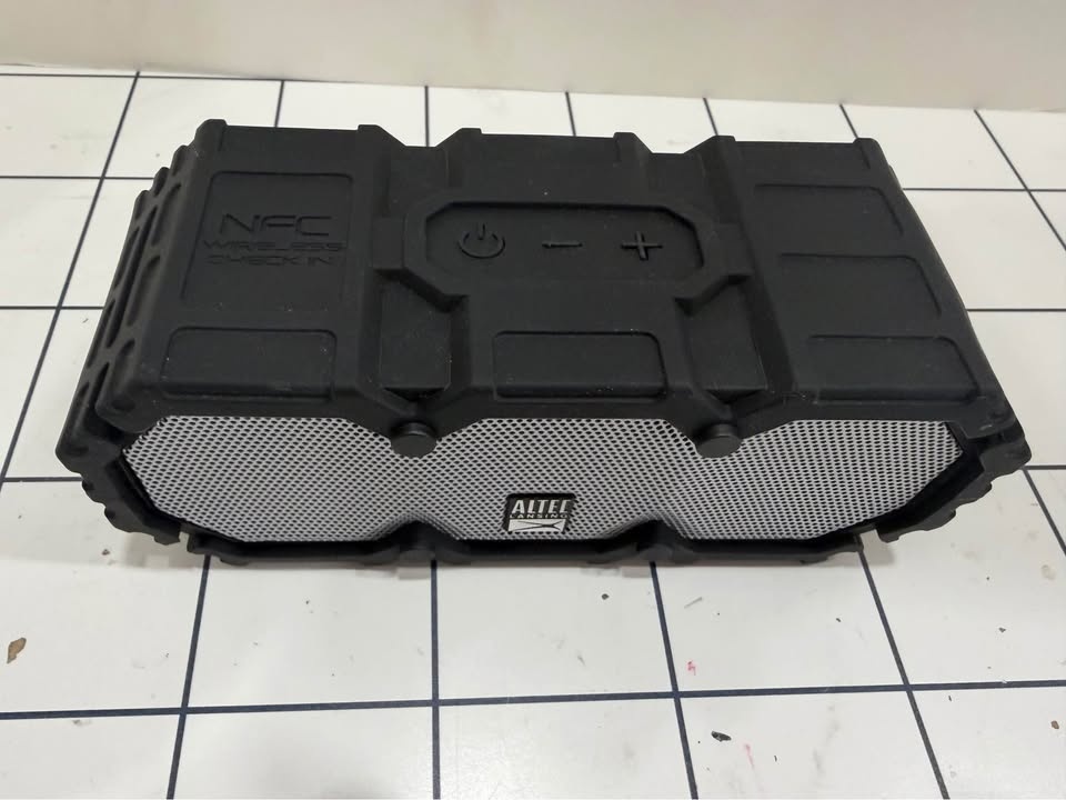 ALTEC LANSING LIFEJACKET 3 Rugged BLUETOOTH Speaker - photo 2