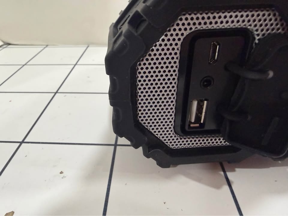 ALTEC LANSING LIFEJACKET 3 Rugged BLUETOOTH Speaker - photo 3