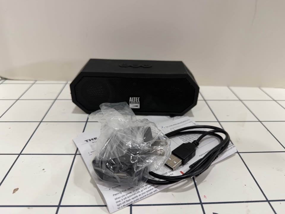Altec Lansing Jacket H2O 3 rugged Bluetooth speaker - photo 2