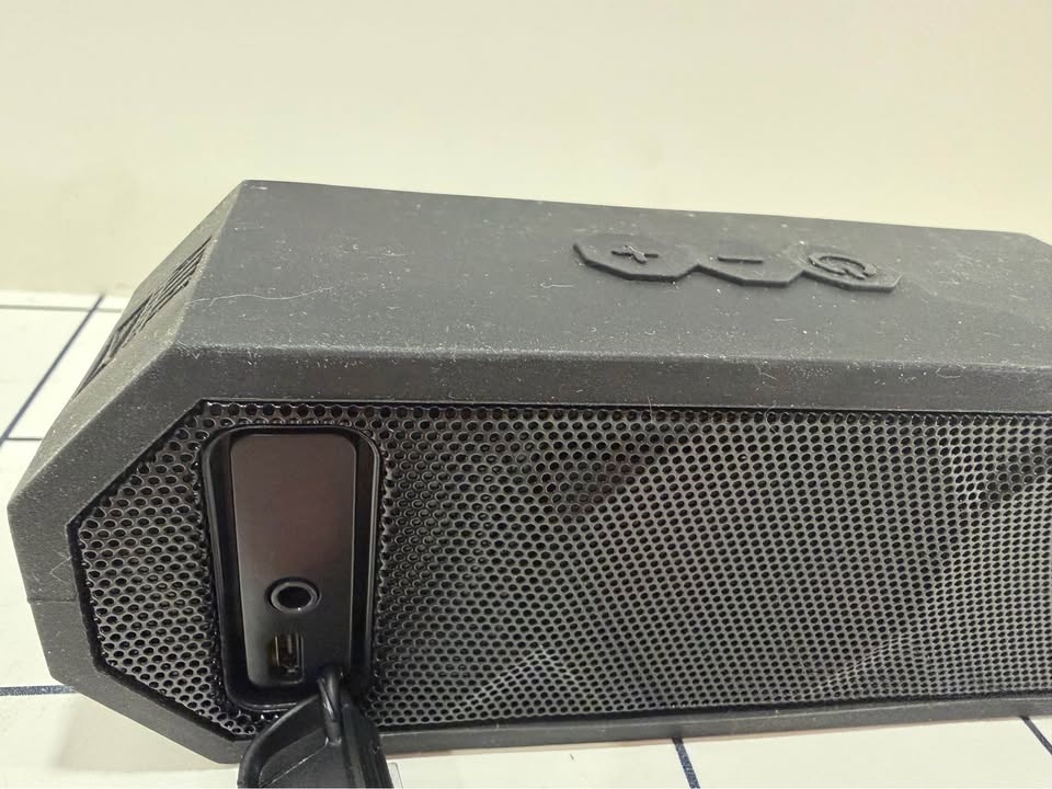 Altec Lansing Jacket H2O 3 rugged Bluetooth speaker - photo 3