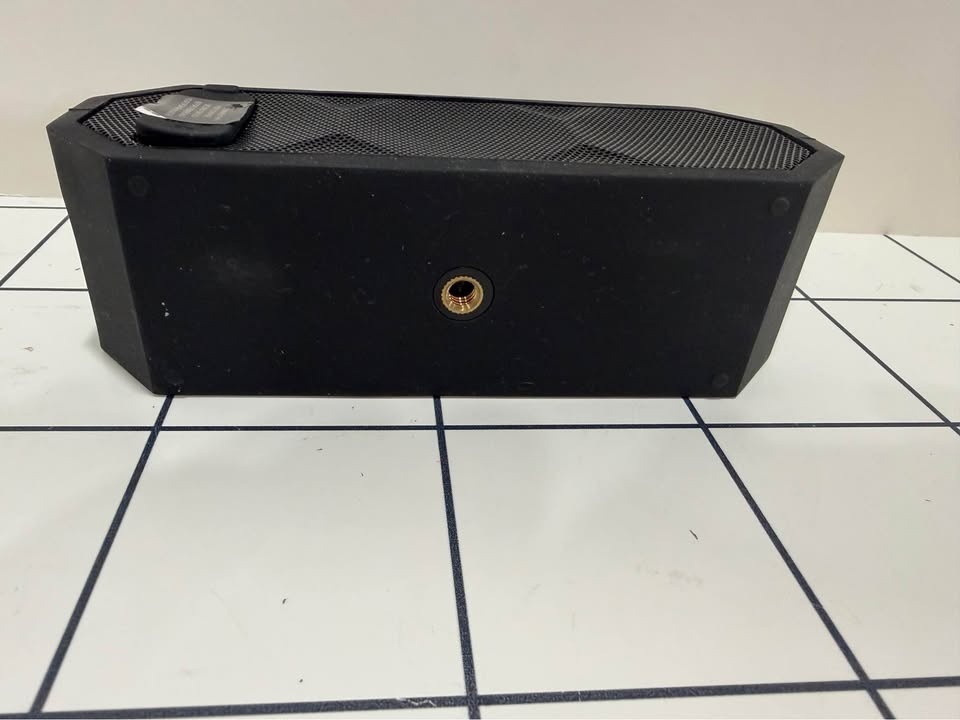 Altec Lansing Jacket H2O 3 rugged Bluetooth speaker - photo 4