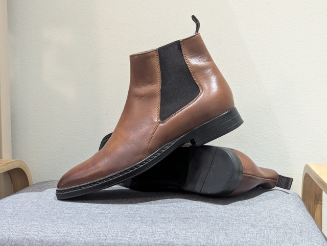 Karl Lagerfeld Paris Chelsea Boots – Men’s US10.5 Brown