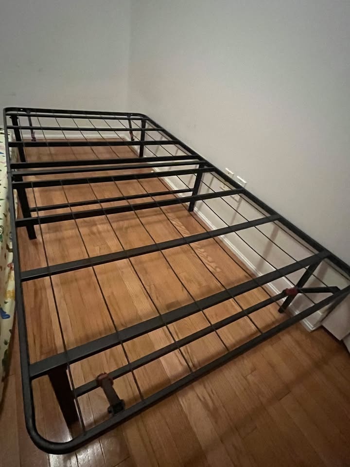 Foldable Metal Platform Bed Frame - Twin Size Steel Support 🧡 - photo 3