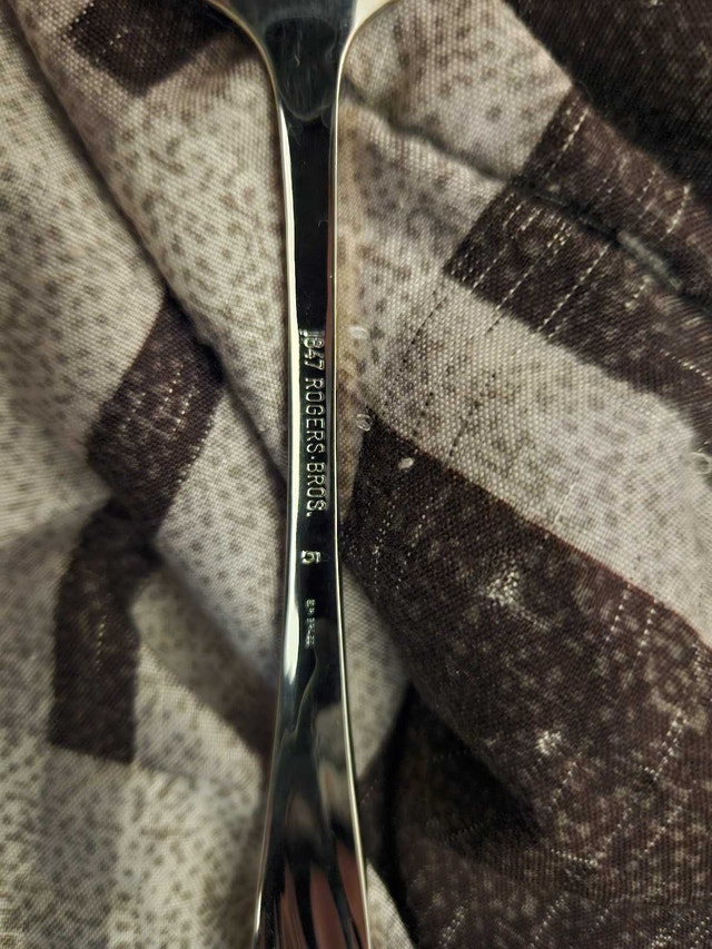 Rogers Bros. Silver-plated flatware - photo 2