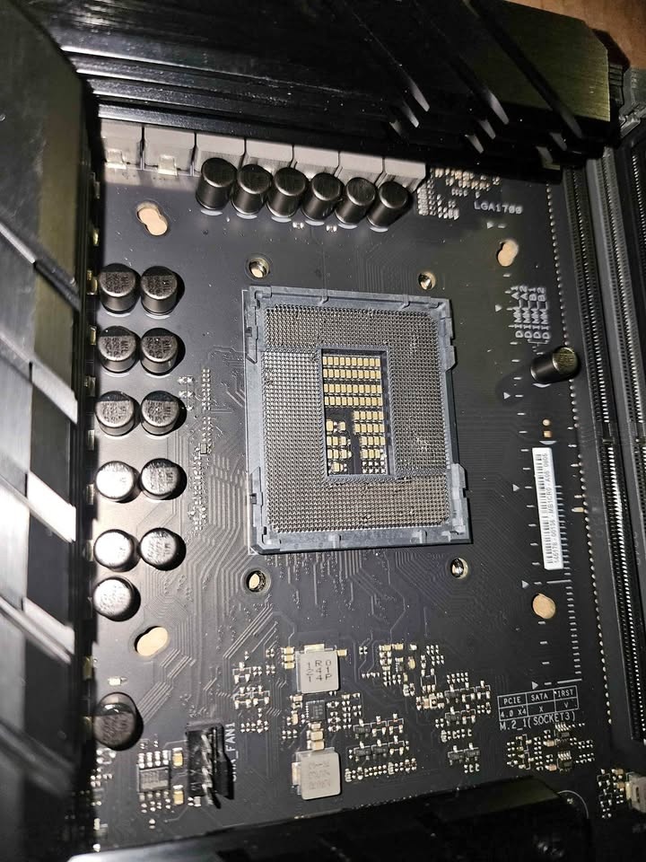 Asus Tuf z790 wifi D4 (ddr4) BENT PINS