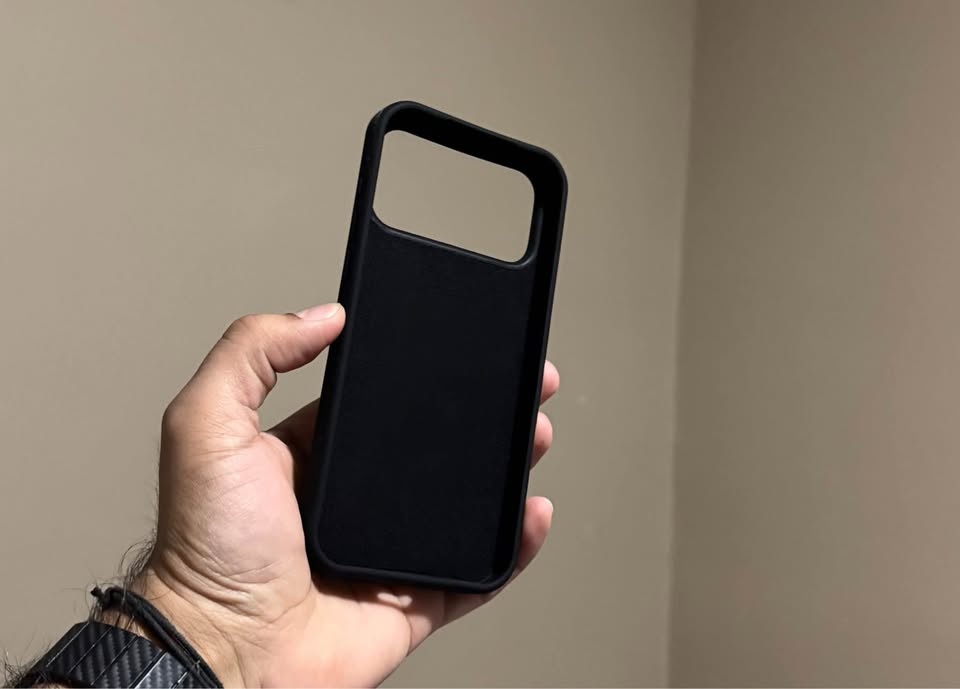 iPhone 17 PRO MAX Silicone Case *NEW* back cover (Read descripti - photo 2