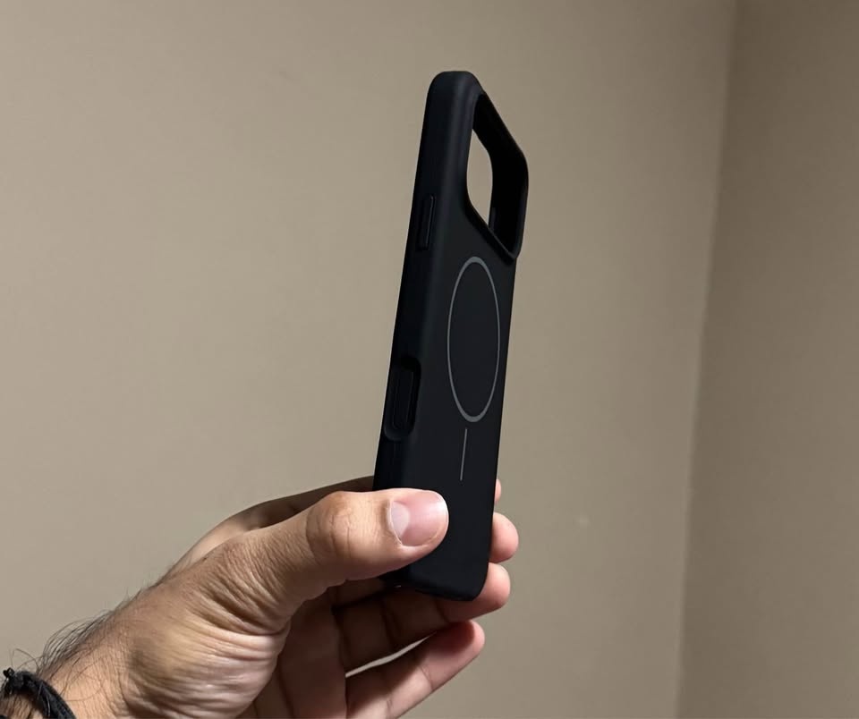 iPhone 17 PRO MAX Silicone Case *NEW* back cover (Read descripti - photo 3