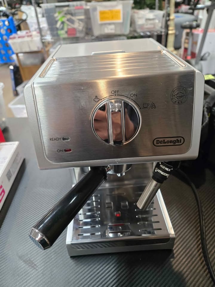 De'Longhi Espresso & Cappuccino Maker - photo 2