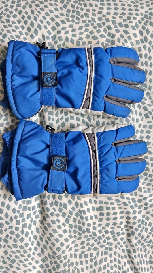 Blue winter gloves