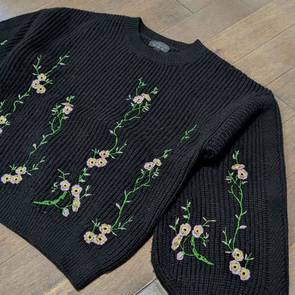 Black Cropped Embroidered Floral Knit Sweater - photo 2