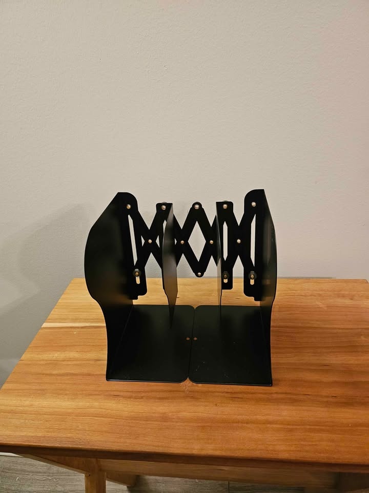 Adjustable book holder - photo 2