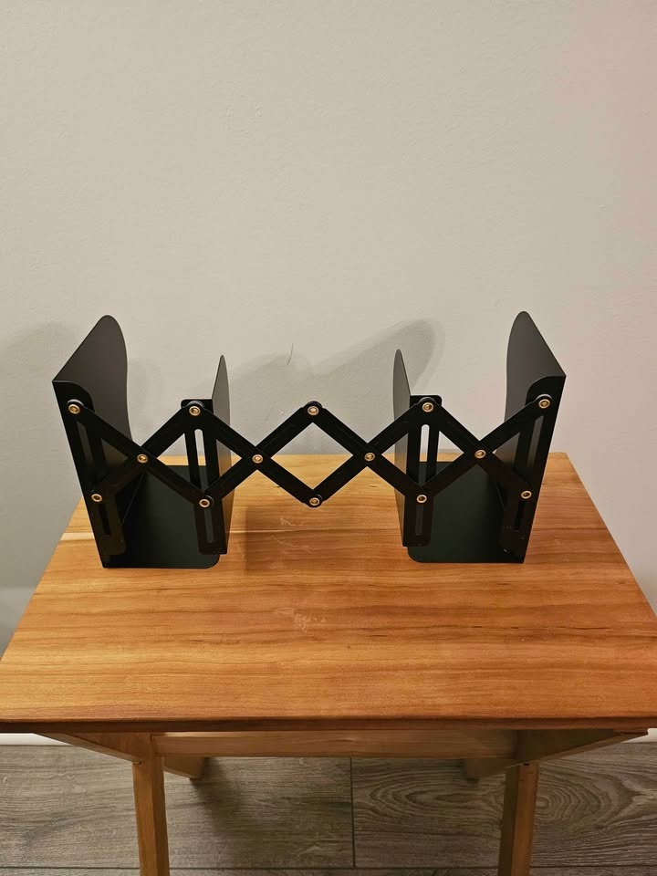 Adjustable book holder - photo 4