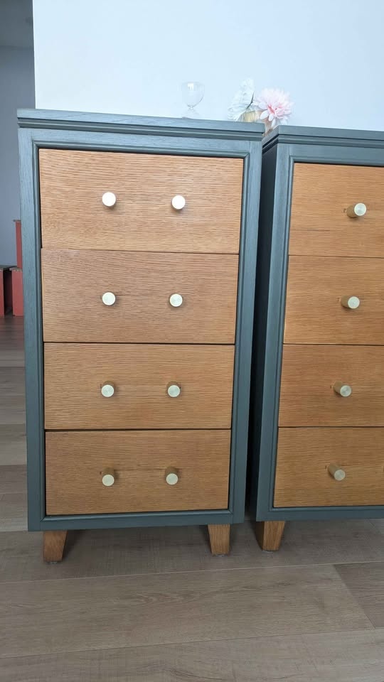 Pair of oversized nightstands - photo 2