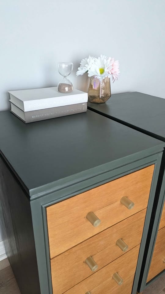 Pair of oversized nightstands - photo 3