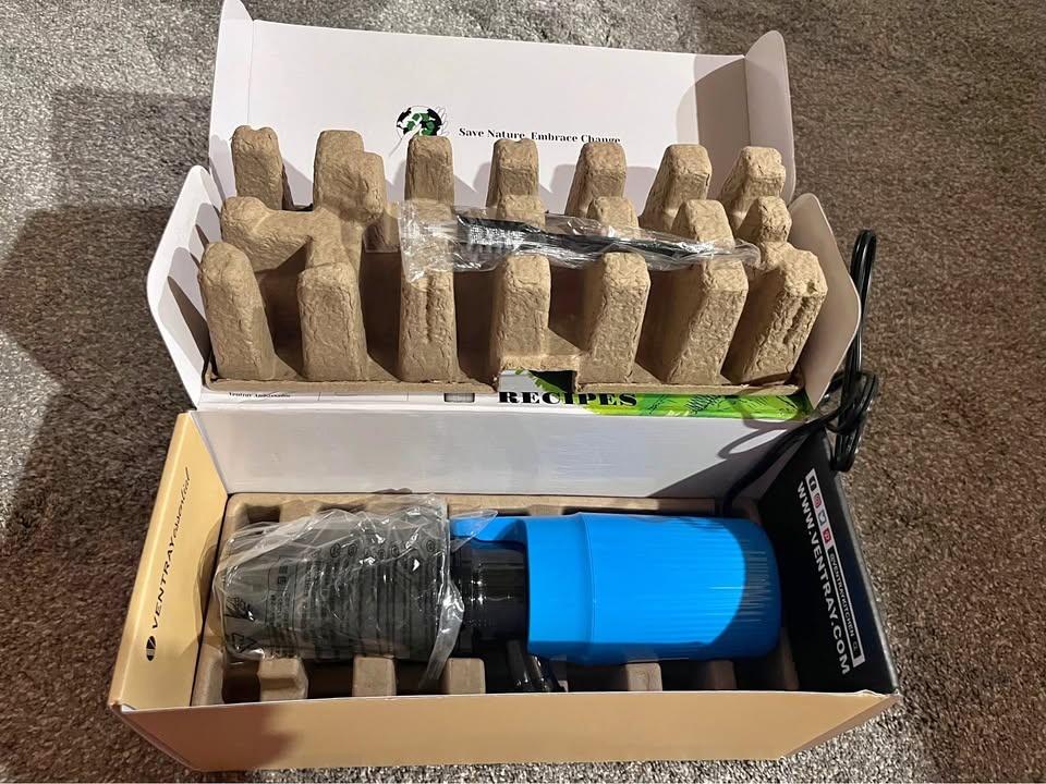 Mini Cold Press Juicer, Small Slow Masticating Juicer, New