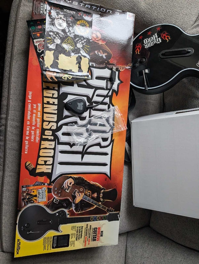 PS3 wireless guitar hero with dongle - photo 2