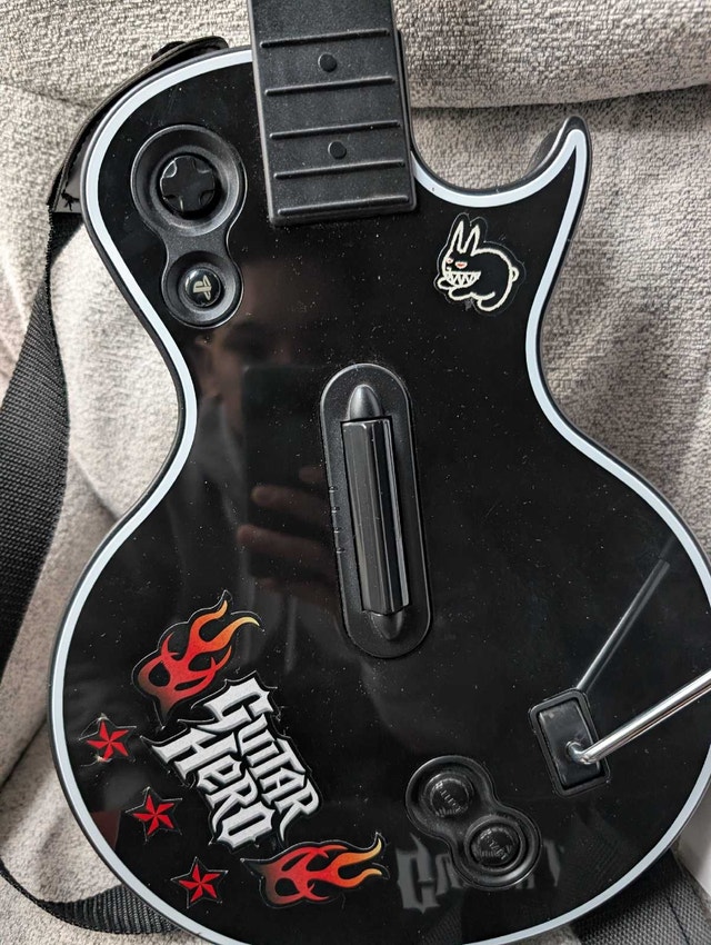 PS3 wireless guitar hero with dongle - photo 5