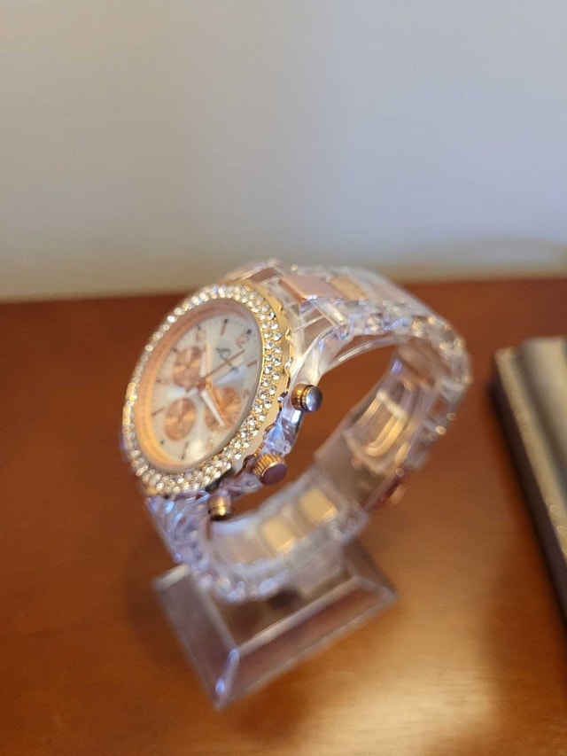 Brand New Women's Rose Gold Fashion Watch - photo 2