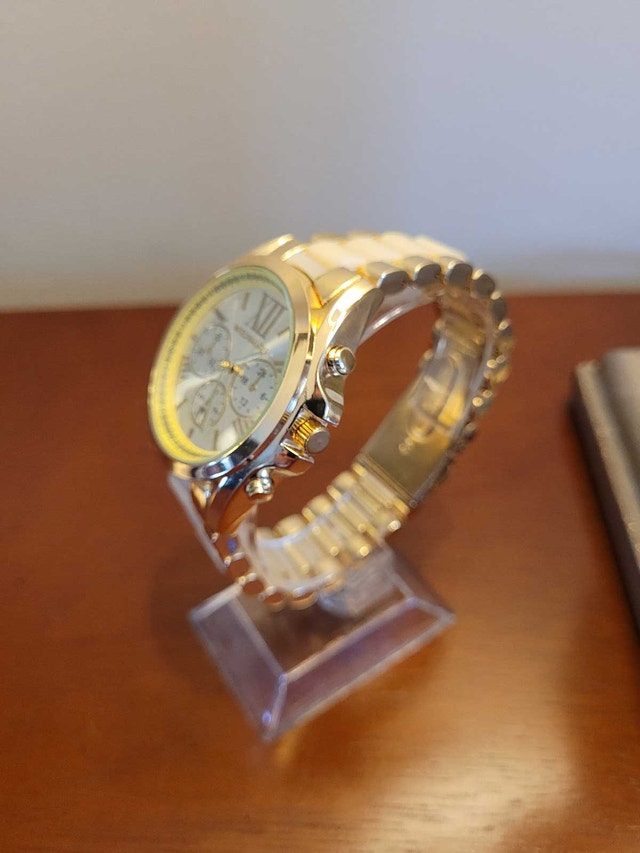Brand New Women's Yellow Gold Watch - photo 2
