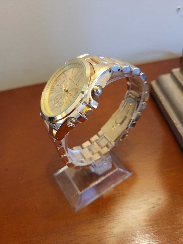 Brand New Women's Gold Watch with Chronograph Roman Dial - photo 2