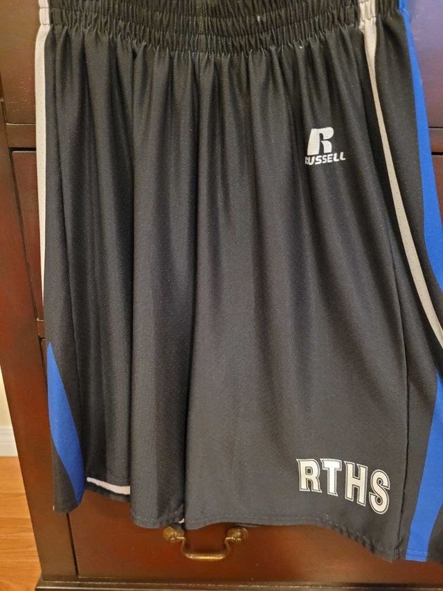 Men's Medium Russell Athletic Activewear Basketball Shorts
