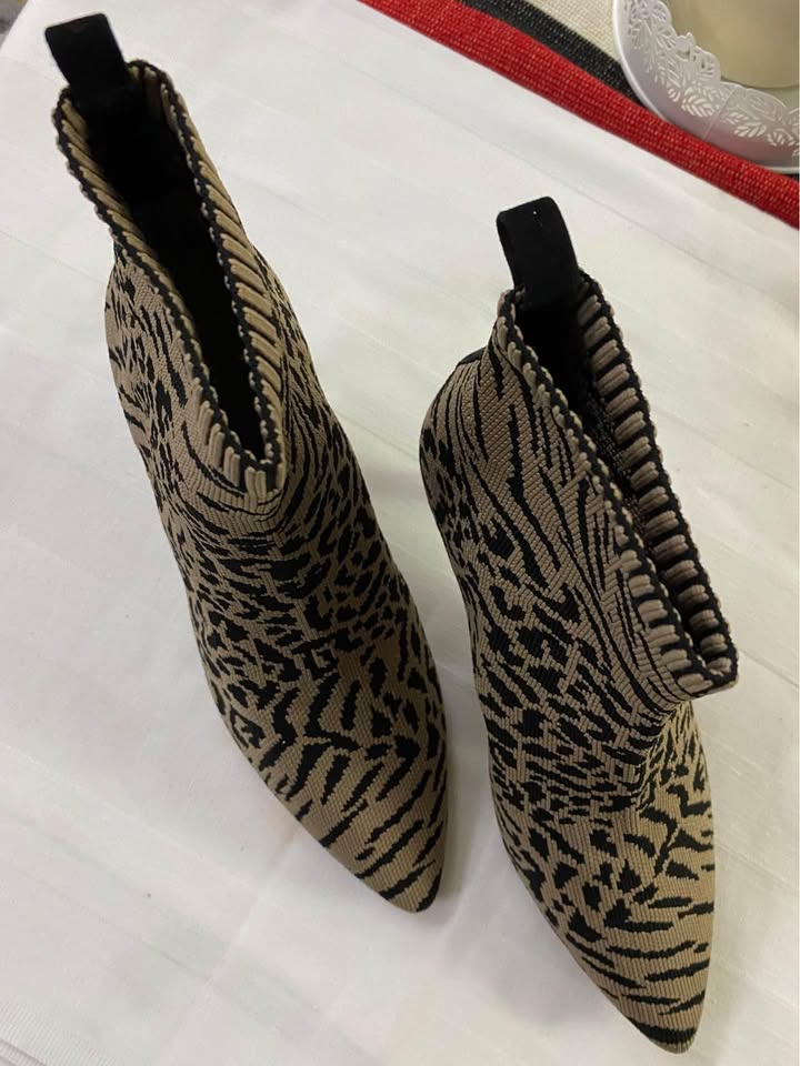 Corso Como Knit Kitten Heel Ankle Boots Size 7 - photo 3