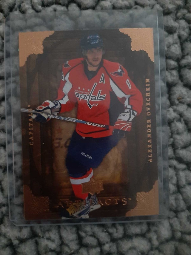 Alexander Ovechkin Artifacts Hockey Card