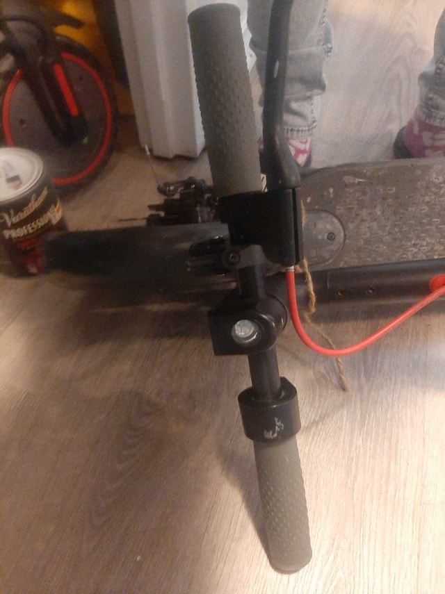 Xiaomi Electric Scooter with charger - photo 3