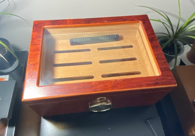 Premium Humidor - Holds ~100 Cigars - photo 3