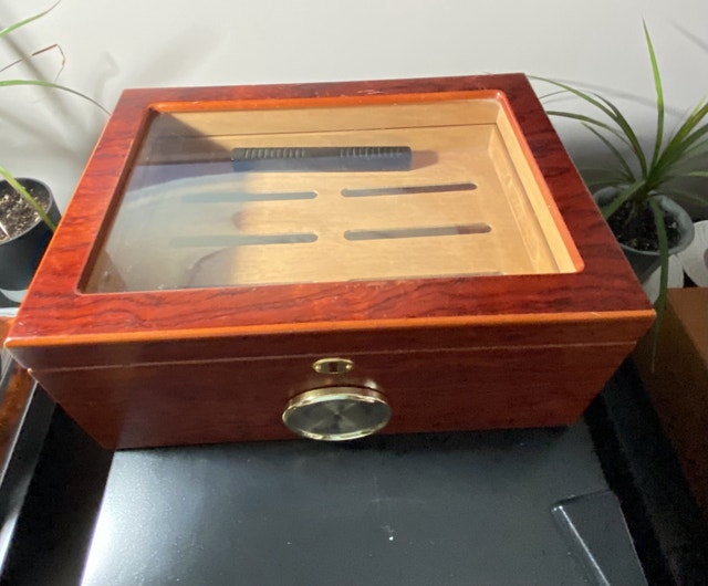 Premium Humidor - Holds ~100 Cigars - photo 5