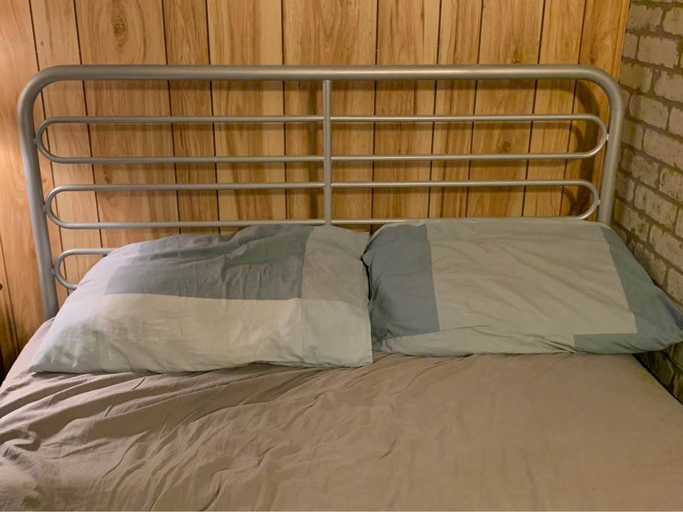 IKEA Metal Bed Frame Double Full Size in Very Good Condition! - photo 5