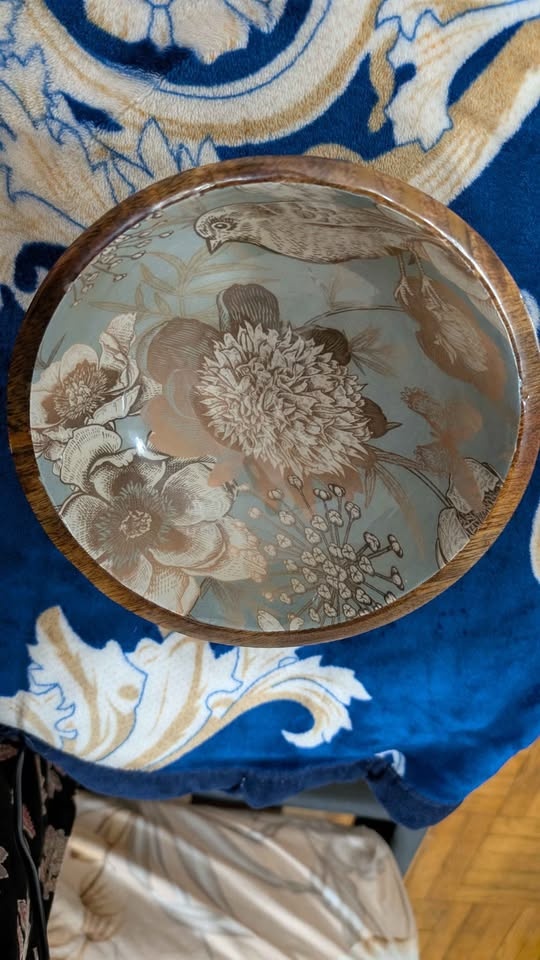 Sparrow Garden Epoxy Resin Art Mango Wood Bowl - photo 2