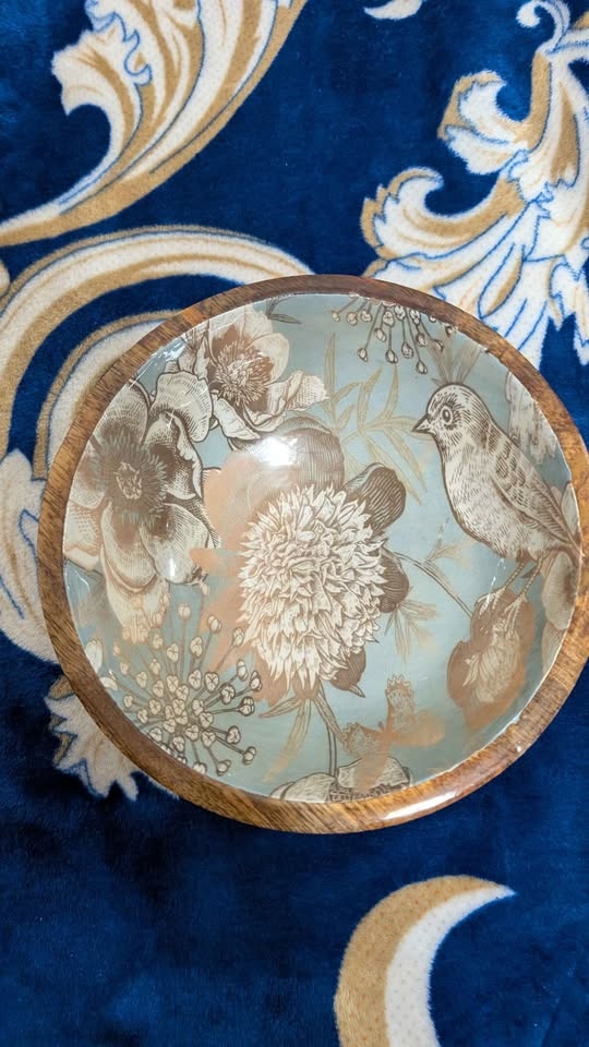 Sparrow Garden Epoxy Resin Art Mango Wood Bowl - photo 3