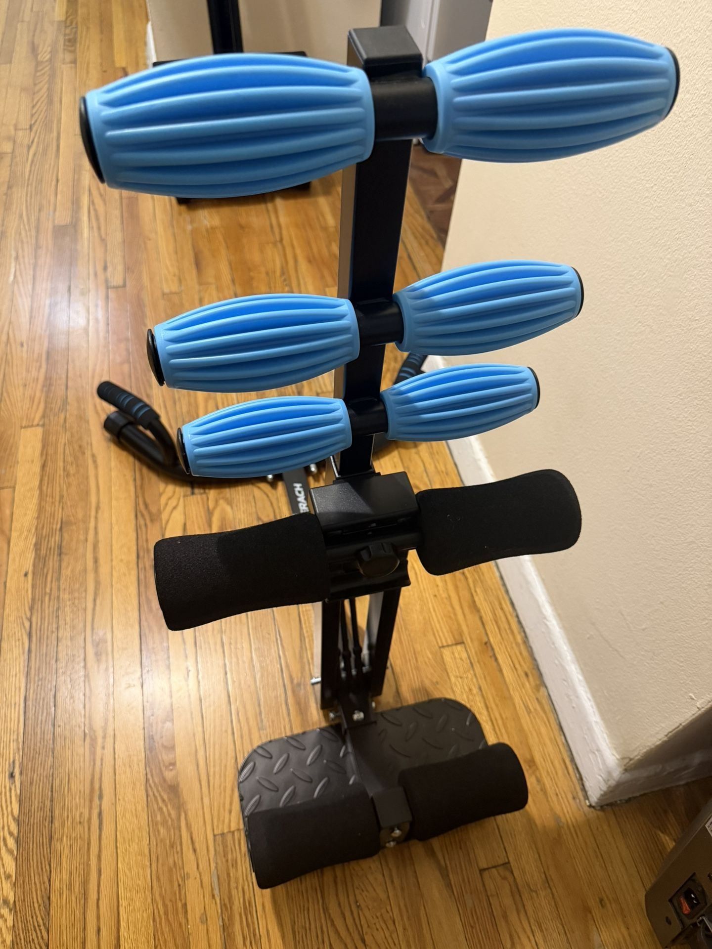 Squat Machine And Ab Workout Equipment - photo 3
