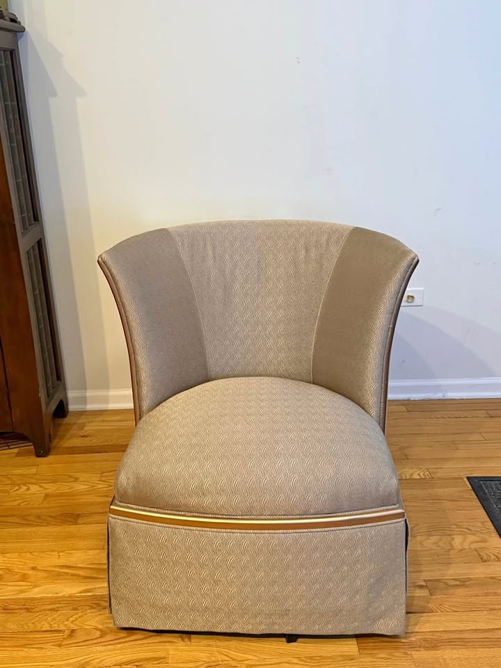 SWIVEL ACCENT CHAIR - beige abstract geometric design