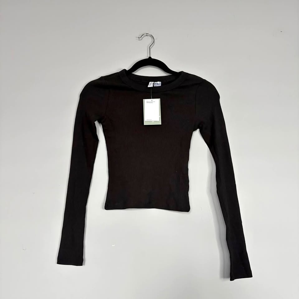 Brand New H&M Black ribbed long Sleeve shirt