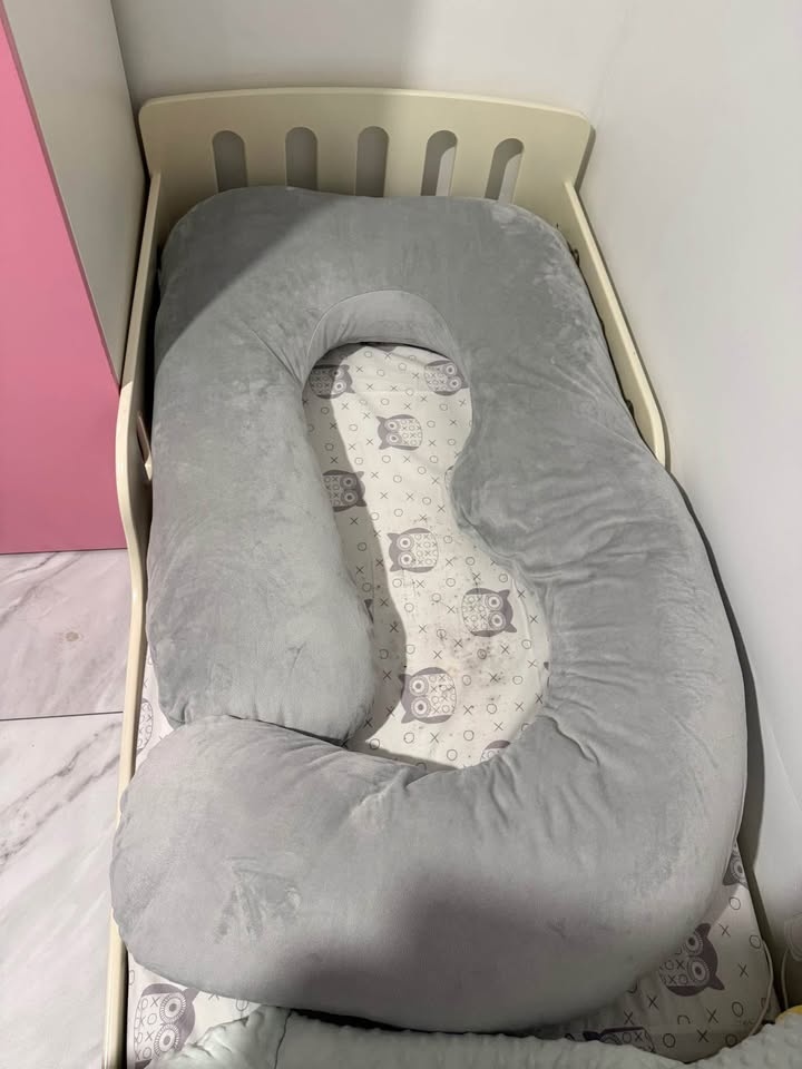Pregnancy Pillow - photo 2
