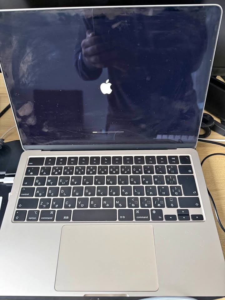 MacBook Air M3 (2024) 16GB, 512GB - Trackpad cable swapped