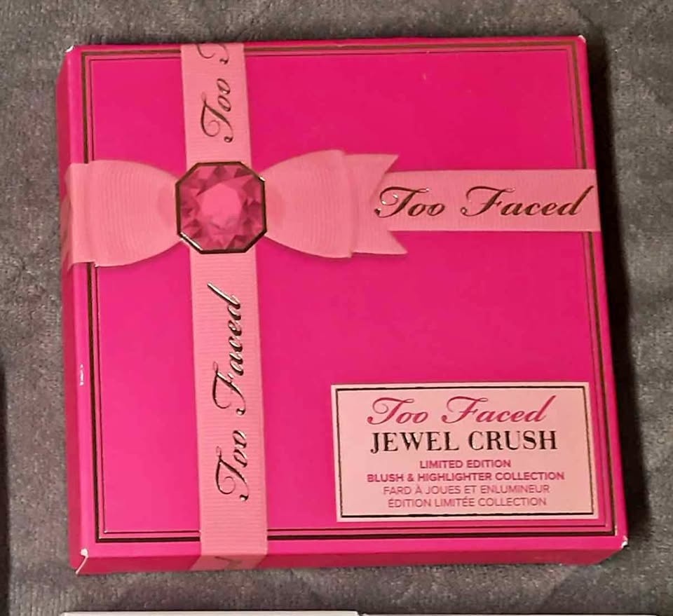 💖 Too Faced Jewel Crush Blush & Highlighter Gift Set – New in Bo