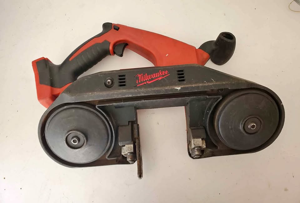 Milwaukee M18 Cordless Band Saw (Tool Only)