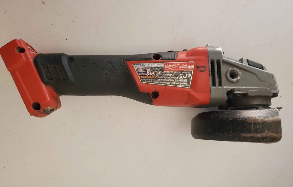 Milwaukee M18 Fuel 4-1/2/5 Grinder Paddle - photo 4