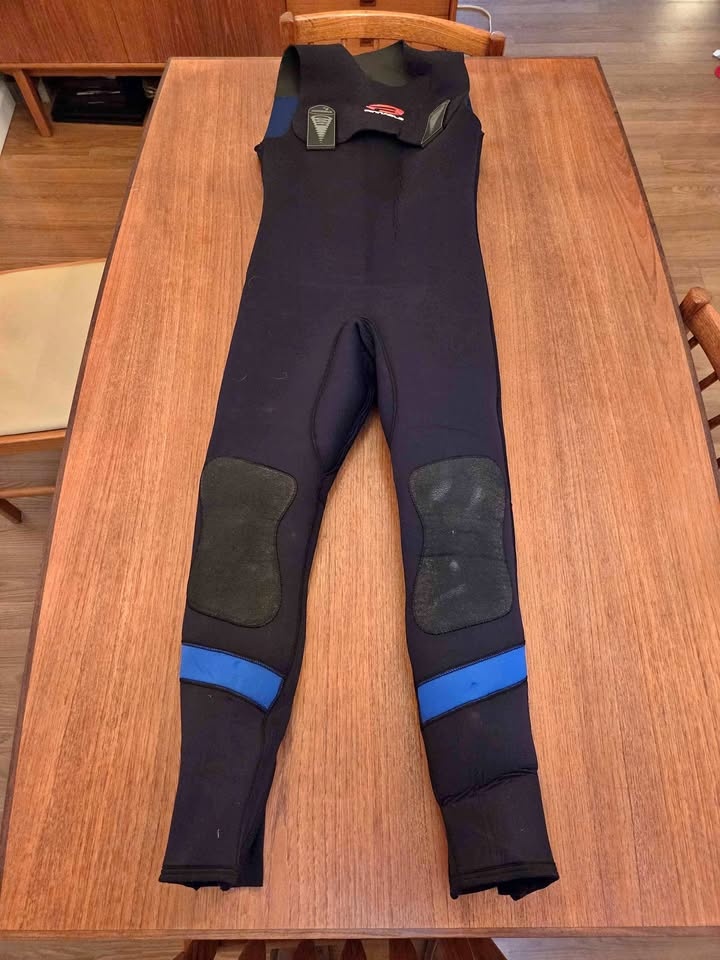 Men's medium long farmer John wetsuit