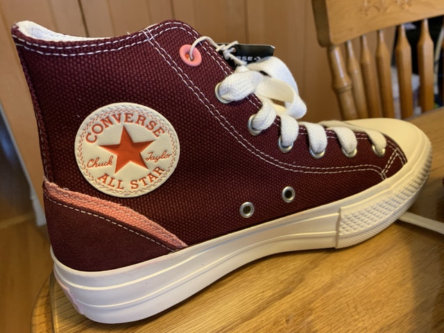 Converse All Star High Top - Size 8 - photo 5