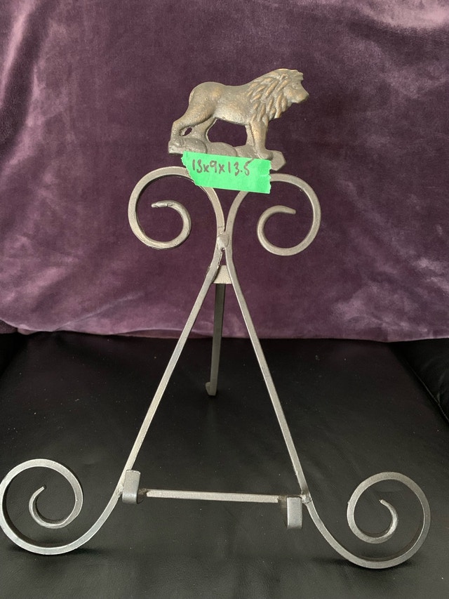 Metal Plate or Picture Stand