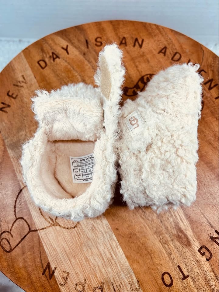 Unisex Bixbee UGG Baby Cream Booties Size 0/1 - photo 2