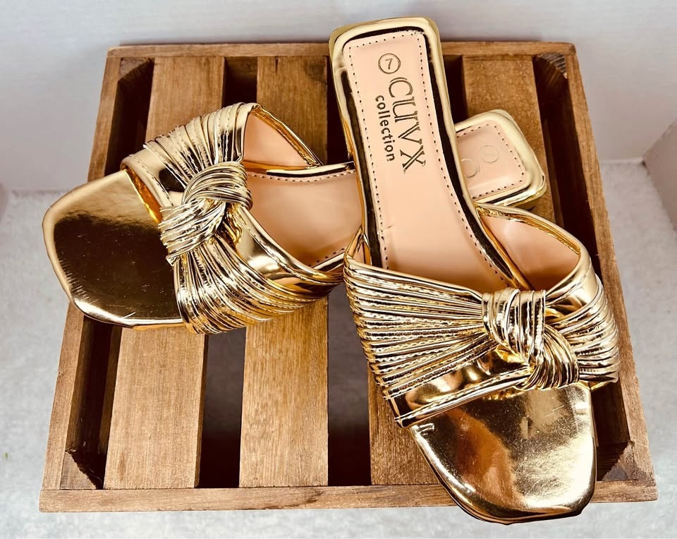 Mother’s Day Gift Gold Knotted Metallic Sandals Womens Size 7
