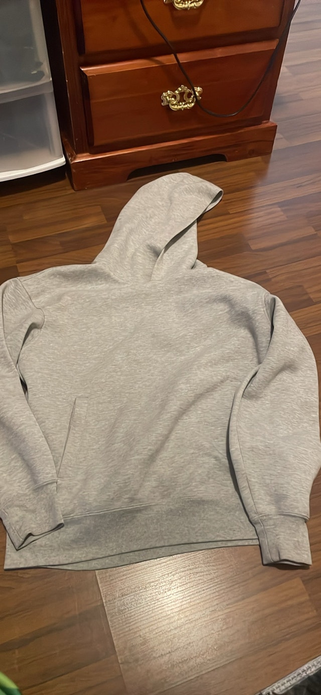 uniqlo grey hoodie - photo 2
