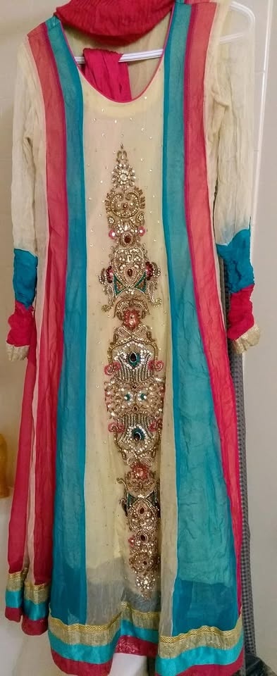 Fancy Pakistani/Indian shalwar kamiz - photo 3