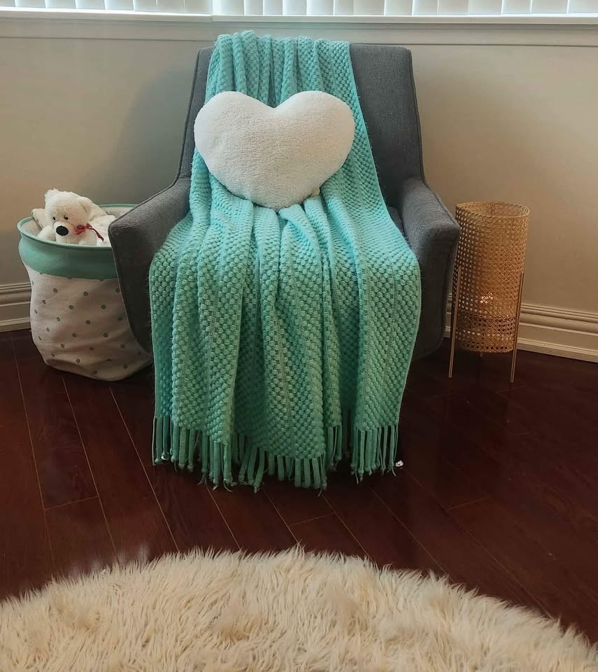 Bouclair teal turquoise throw and white heart pillow - photo 3